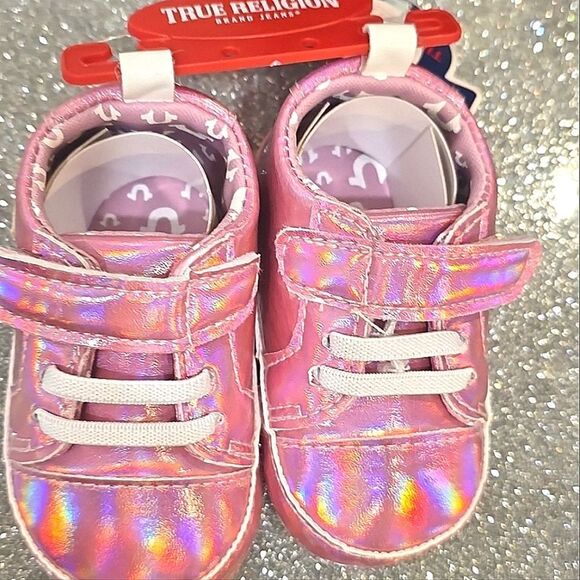 True Religion Horseshoe Logo Pink Metallic Infant Walkers - Picture 8 of 9